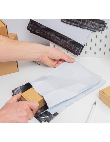 30 x Ondoorzichtige plastic envelop / Webshopzakken / Verzendzakken 3 formaten