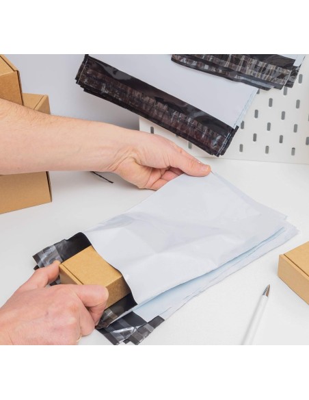30 x Pochette plastique opaque / Enveloppes opaques / webshopbags 3 formats