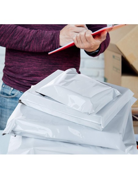 50 x Ondoorzichtige plastic envelop / Webshopzakken / Verzendzakken... 50 x Ondoorzichtige plastic envelop / Webshopzakken / Verzendzakken...