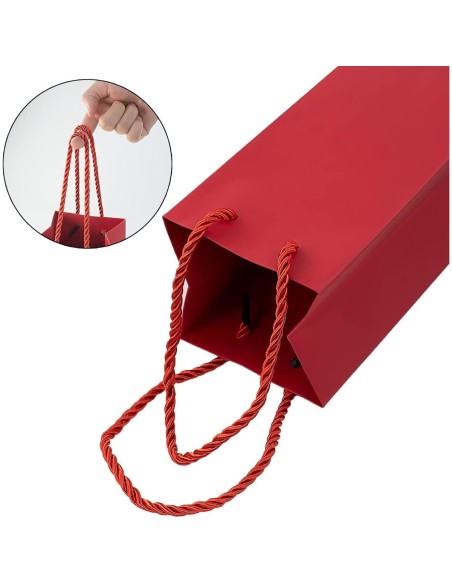Poignées cordelettes d'un sac papier bouteille rouge 10+9x39 cm, vue de détail