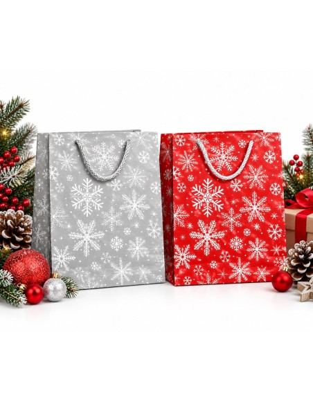 Kerstcadeautasjes Zilveren Sneeuwvlokken grijs en rood met kerstdecoratie